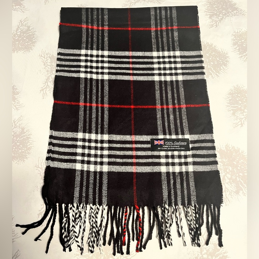 100% Cashmere Scarf. Designer-inspired - Picture 1 of 4
